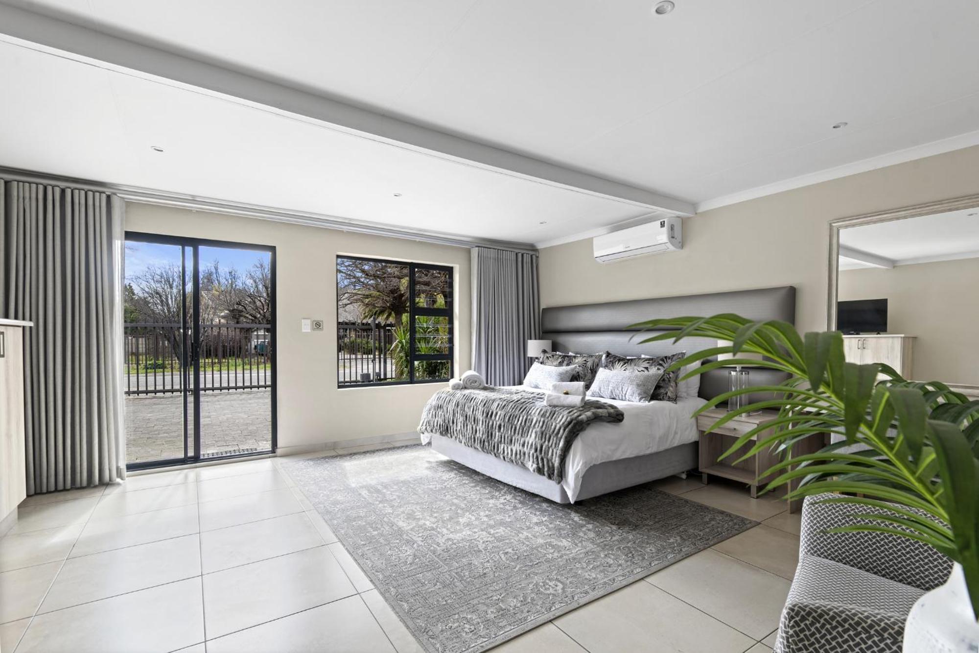 Parkhill Luxury Accommodation Bloemfontein Exterior photo